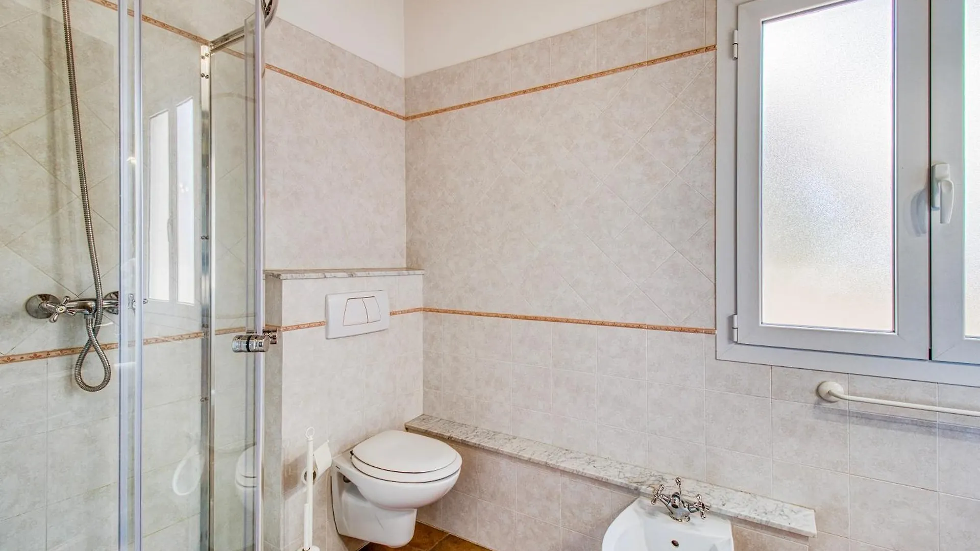 Family Apartments With Pool Near Volterra - Happy Rentals Pomarance Italy